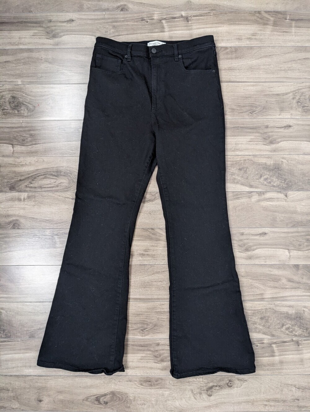 Abercrombie & Fitch Women's Flare Jeans Ultra High Rise Size 32 Long Black